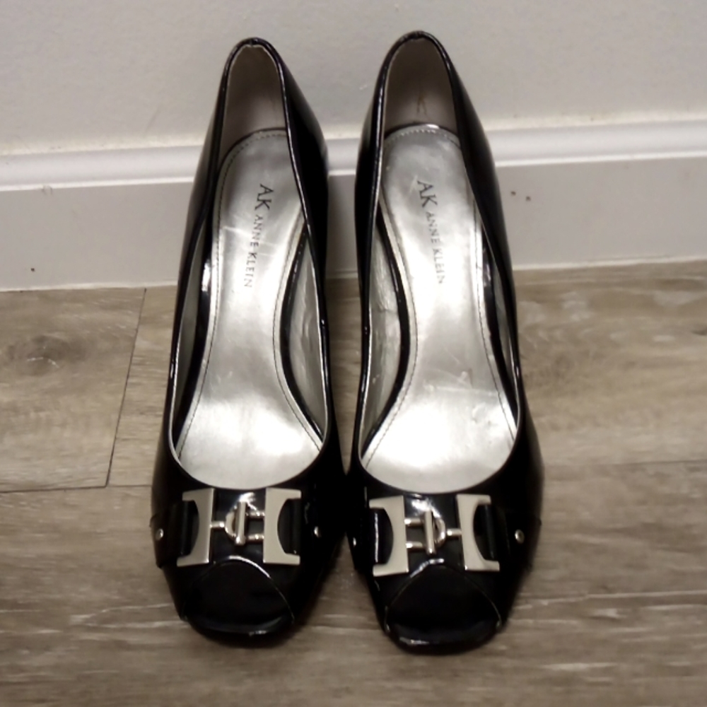 Anne Klein pattern leather pumps 8.5